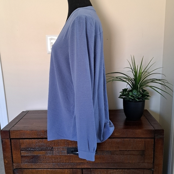 Dalia Blouse Women's Long Sleeved Blue Pull Over V-Neck Shirt Various Sizes - Picture 5 of 10